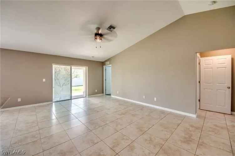 Single-family house For Sale in 1617, Northeast 6th Avenue, Cape Coral, Florida