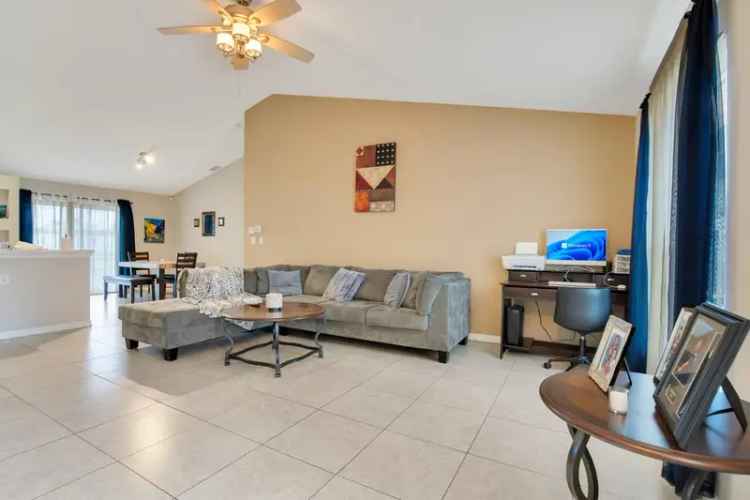 Single-family house For Sale in Palm Bay, Florida