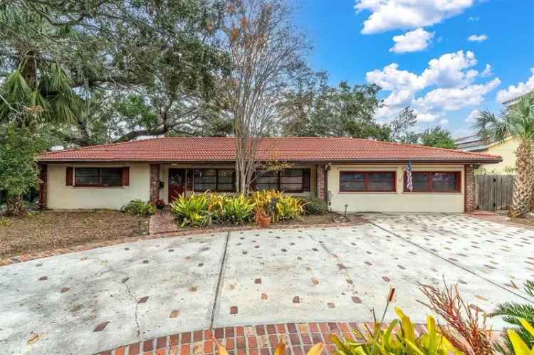 Single-family house For Sale in 1545, Park Street North, Saint Petersburg, Florida