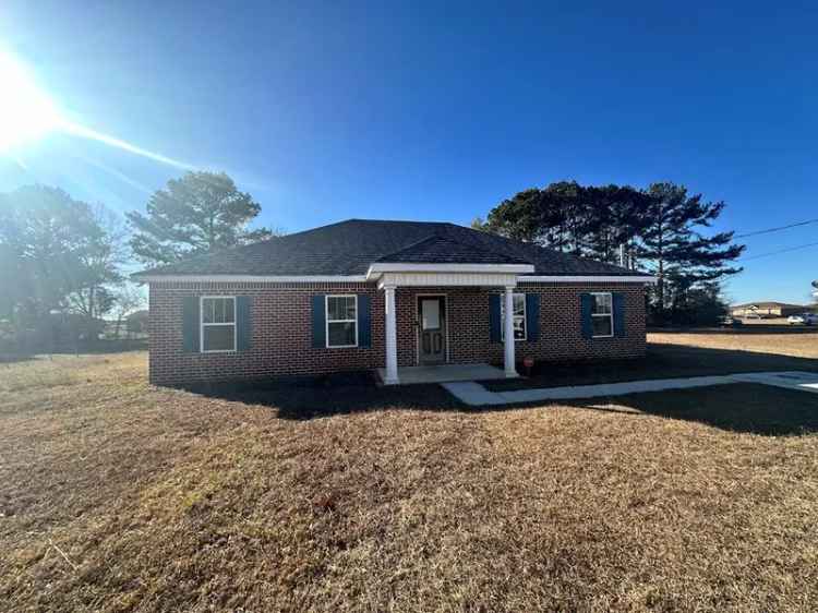 Single-family house For Sale in 104, Sue Ellen Court, Headland, Alabama