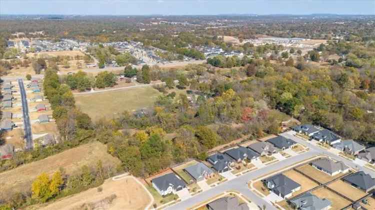 Single-family house For Sale in 5911, West Tackett Drive, Fayetteville, Arkansas