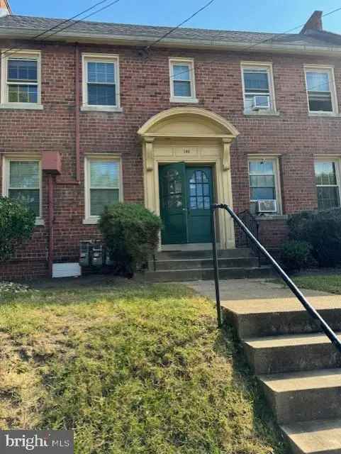 Multi-family house For Sale in 133, 35th Street Northeast, Washington, District of Columbia