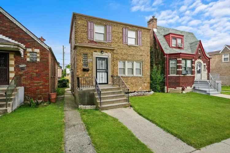 Single-family house For Sale in 10137, South Vernon Avenue, Chicago, Illinois