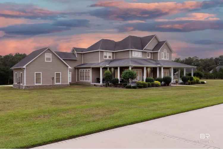 Single-family house For Sale in Mobile, Alabama