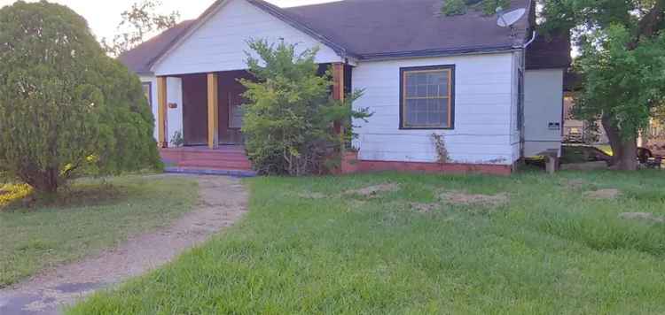 Single-family house For Sale in 1370, Plum Street, Texarkana, Texas