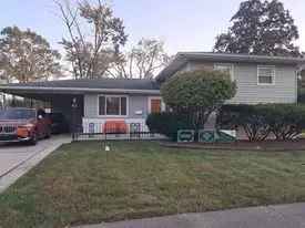 Single-family house For Sale in 145, Westwood Drive, Park Forest, Illinois