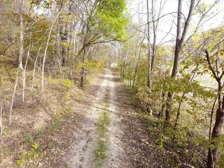 Land For Sale in Town of Prairie du Chien, Wisconsin