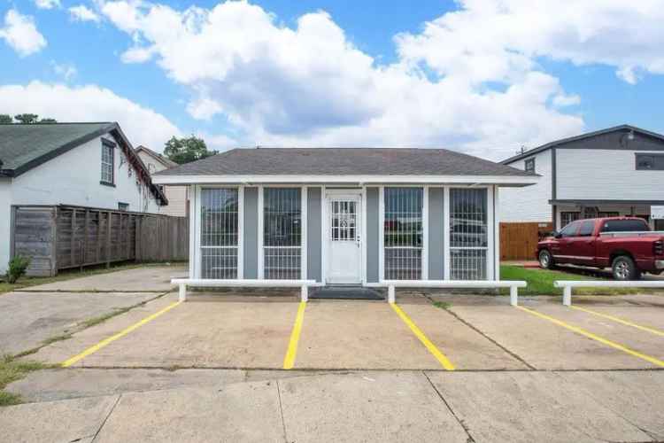 Duplex For Sale in 2809, Market Street, Baytown, Texas