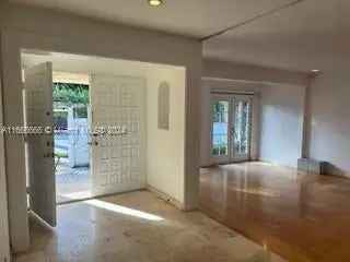 Single-family house For Sale in 301, West Rivo Alto Drive, Miami Beach, Florida