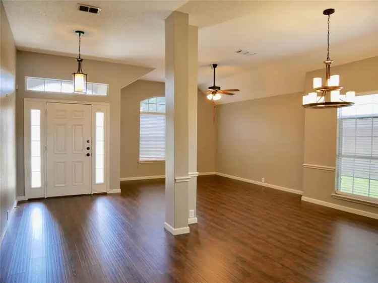 Single-family house For Rent in Arlington, Texas