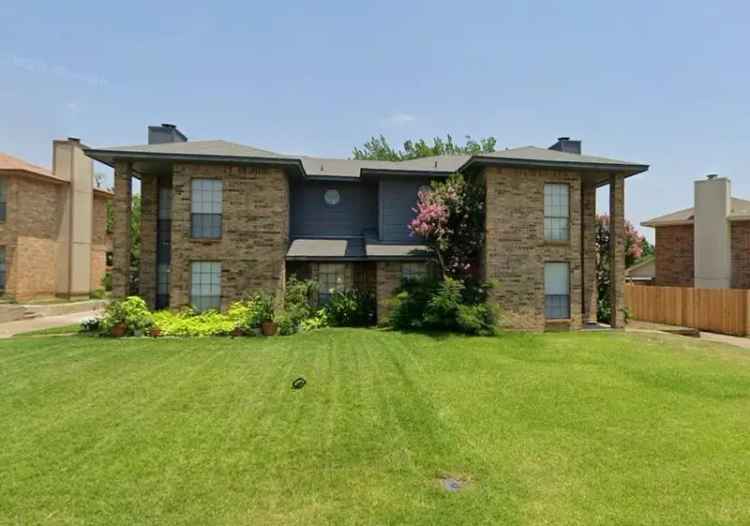 Duplex For Sale in Arlington, Texas