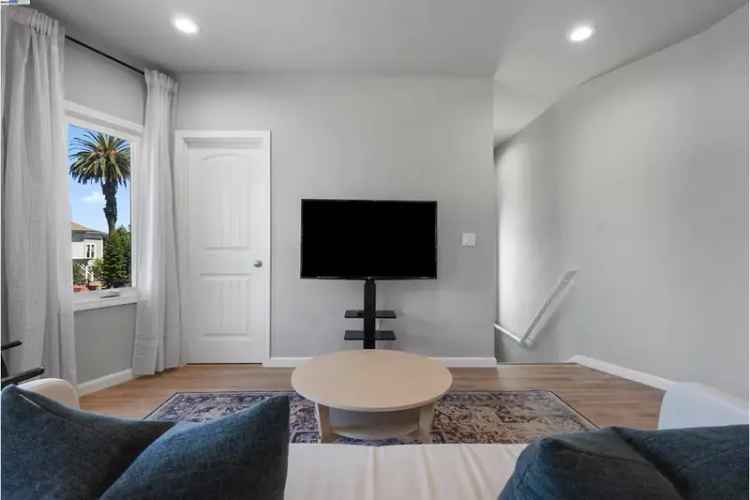 Duplex For Sale in 1002, Adeline Street, Oakland, California