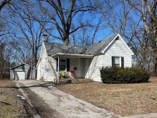 Single-family house For Sale in 627, South 19th Street, Belleville, Illinois