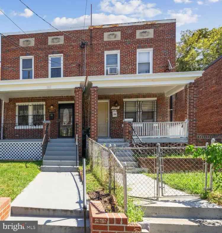 Single-family house For Sale in 1624, 16th Street Southeast, Washington, District of Columbia