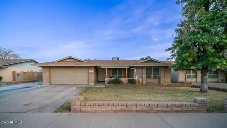 Single-family house For Sale in 4939, West Carol Avenue, Glendale, Arizona