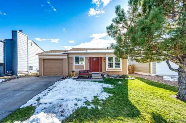 Single-family house For Sale in Parker, Colorado