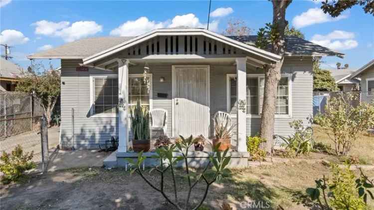 Multi-family house For Sale in 14233, Delano Street, Los Angeles, California