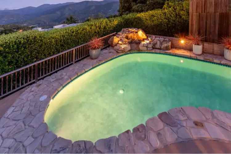 Single-family house For Sale in Carmel Valley, California