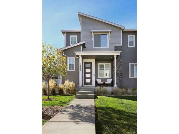 Single-family house For Sale in Commerce City, Colorado