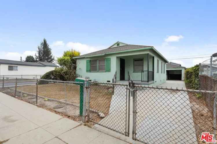 Single-family house For Sale in 1976, East 112th Street, Los Angeles, California