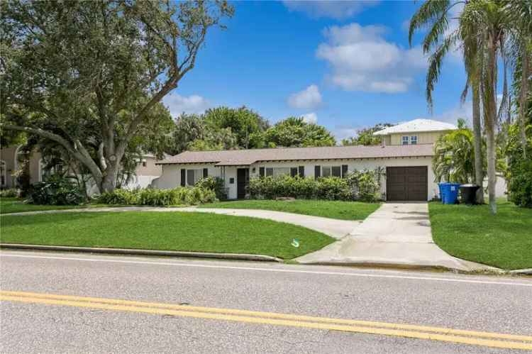 Single-family house For Sale in 1015, Snell Isle Boulevard Northeast, Saint Petersburg, Florida