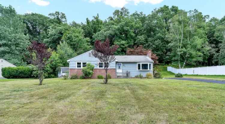 Single-family house For Sale in 622, Stone Road, Windsor, Connecticut