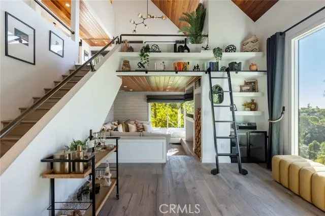 Single-family house For Sale in 2547, Canyon Oak Drive, Los Angeles, California