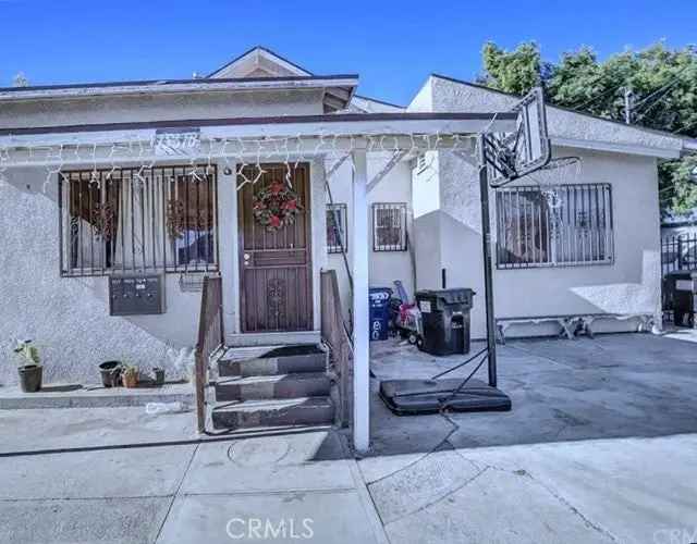 Single-family house For Sale in 7537, Maie Avenue, Firestone Park, California