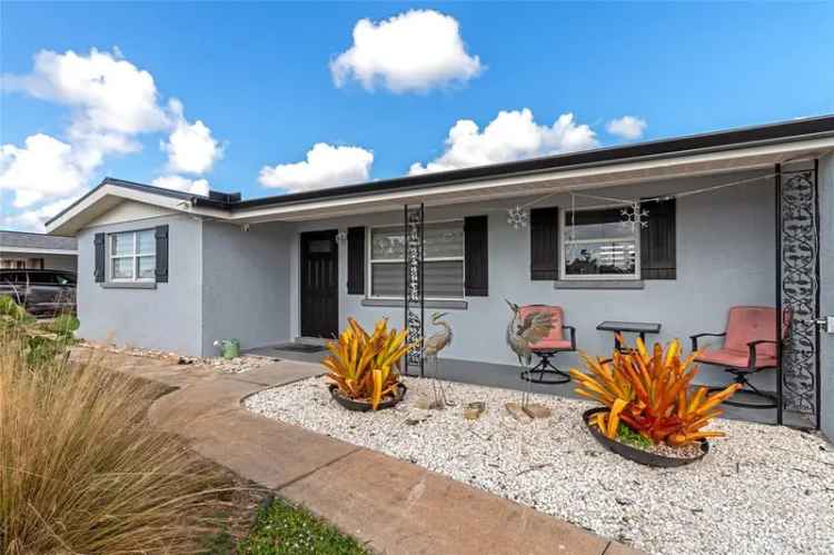 Single-family house For Sale in 138, Paddington Road, Plantation, Florida