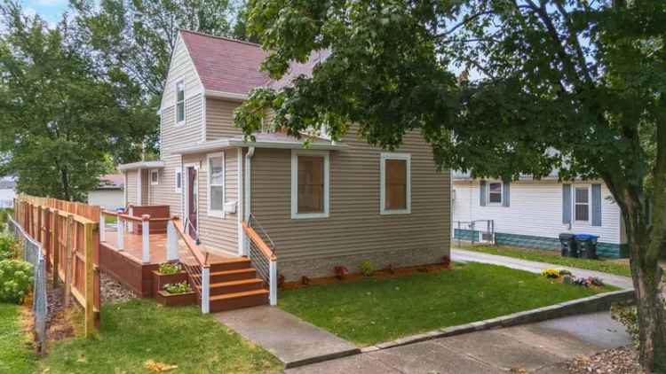 Single-family house For Sale in 1608, North Roosevelt Avenue, Bloomington, Illinois