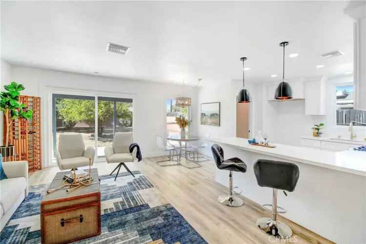 Single-family house For Sale in 7025, Comanche Avenue, Los Angeles, California