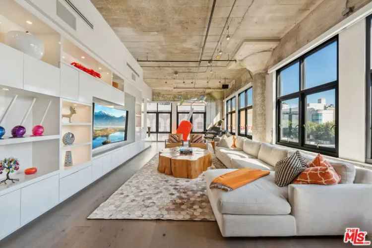 Condo For Sale in 330, West 11th Street, Los Angeles, California