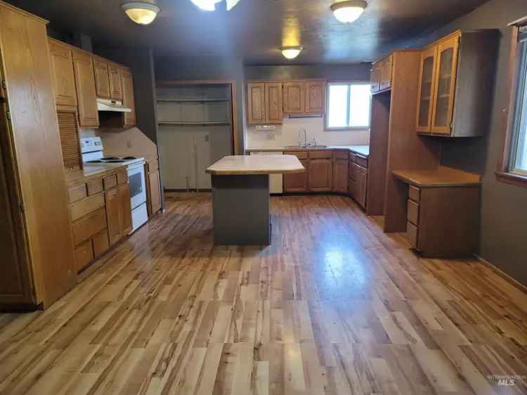 Single-family house For Sale in 939, North Eisenhower Street, Jerome, Idaho