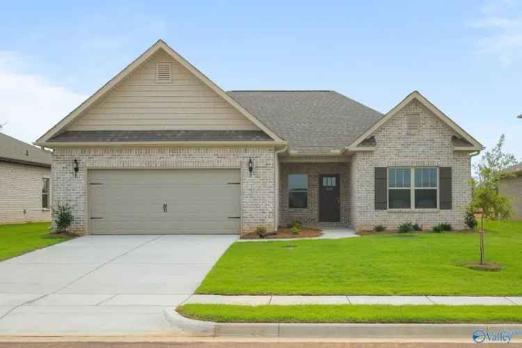 Single-family house For Sale in Hazel Green, Alabama