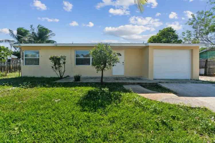 Single-family house For Sale in Delray Beach, Florida