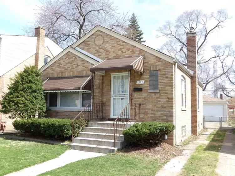 Single-family house For Sale in 12911, South Normal Avenue, Chicago, Illinois