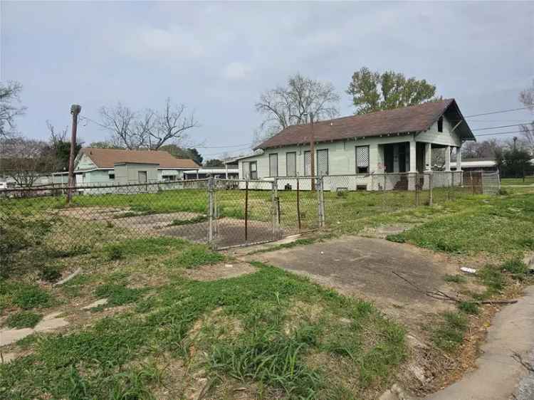 Single-family house For Sale in 920, Wiess Street, Beaumont, Texas