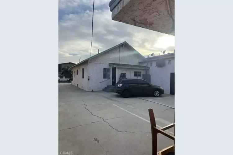 Multi-family house For Sale in 1021, East 12th Street, Long Beach, California