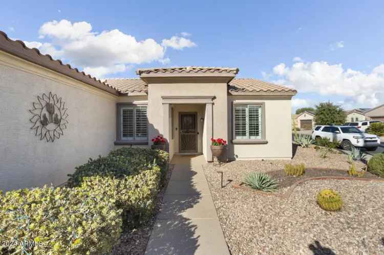 Single-family house For Sale in 20028, North Coronado Ridge Drive, Surprise, Arizona