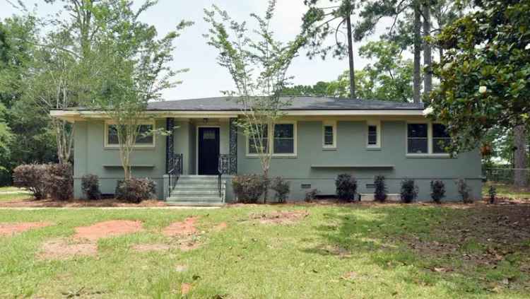 Single-family house For Sale in 1009, Summit Drive, Albany, Georgia