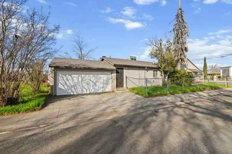 Single-family house For Sale in 1234, South Avenue, Sacramento, California