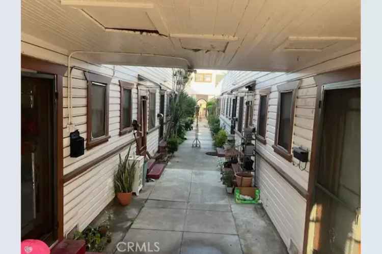 Multi-family house For Sale in Long Beach, California