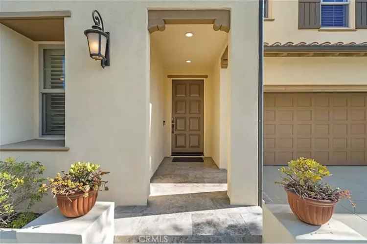 Single-family house For Sale in 68, Rossmore, Irvine, California