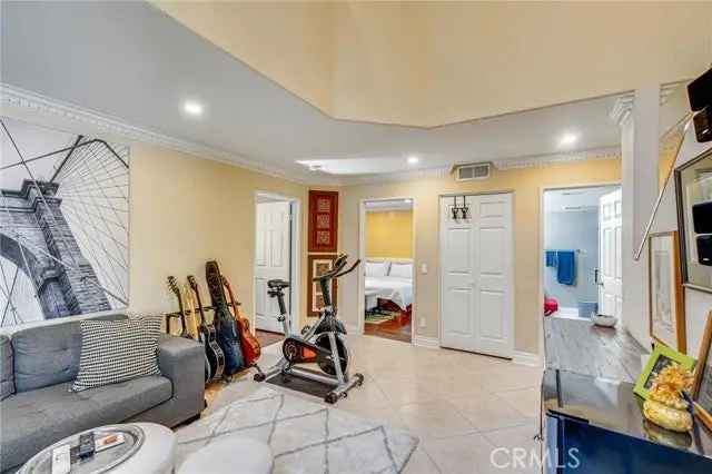 House For Sale in 11326, Old Ranch Circle, Los Angeles, California