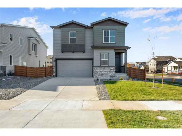 Single-family house For Sale in Commerce City, Colorado