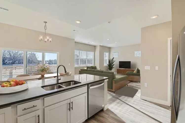 Townhouse for Rent - Modern Luxury near 95th and Arapahoe