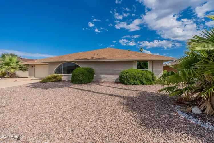 Single-family house For Sale in 12518, West Skylark Drive, Sun City West, Arizona