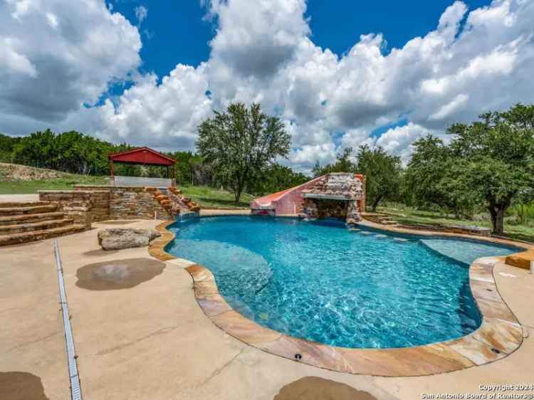 Single-family house For Sale in Texas