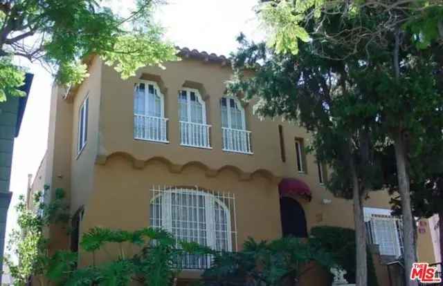 Multi-family house For Sale in 924, South Curson Avenue, Los Angeles, California