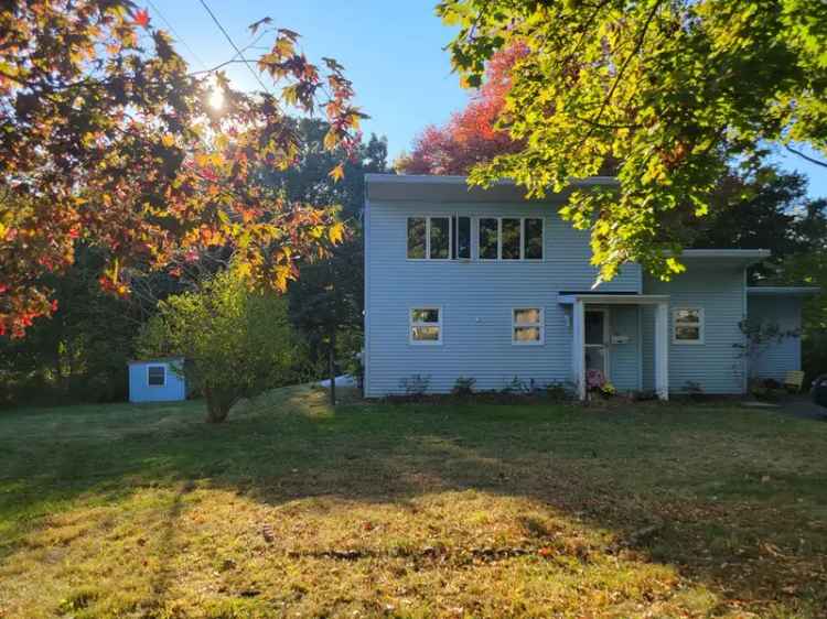 Single-family house For Sale in 599, Pond Point Avenue, Milford, Connecticut